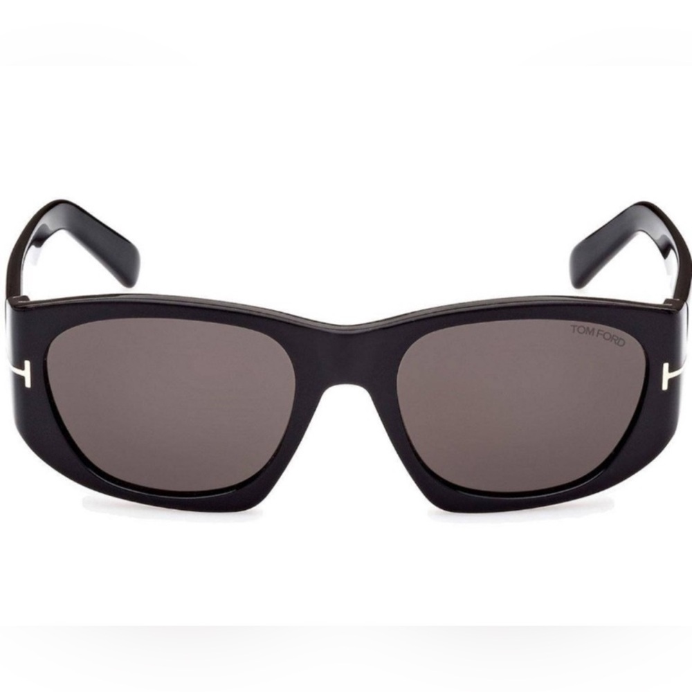 Tom Ford - sunglasses with case - Like New - never worn - 53-19-145 - Picture 15 of 15